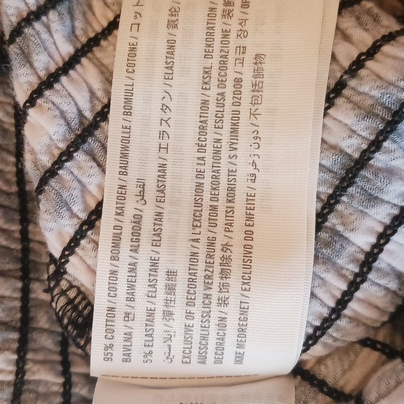 Hollister Smocked Crop Top Blouse Black & White Short Sleeve Jrs L - Picture 8 of 9